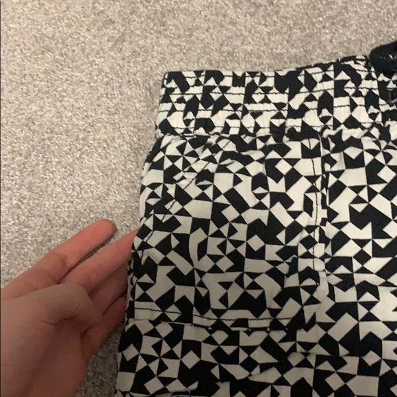 Shorts - Picture 2 of 3